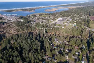 1108 6th St SE, Bandon, OR 97411 - Photo 3