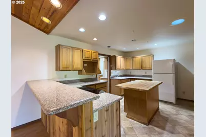 1108 6th St SE, Bandon, OR 97411 - Photo 17