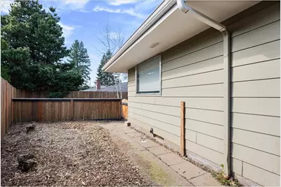 327 NE 169th Ave, Portland, OR 97230 - Photo 37