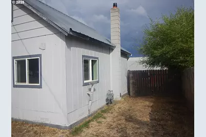 265 N 14th Ave, Elgin, OR 97827 - Photo 3