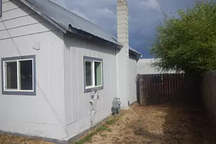 265 N 14th Ave, Elgin, OR 97827 - Photo 3