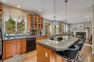 16055 SE Flavel Dr, Portland, OR 97236 - Photo 9