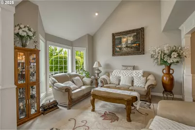 16055 SE Flavel Dr, Portland, OR 97236 - Photo 3