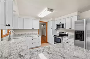 1716 Parnell Dr, Eugene, OR 97404 - Photo 13