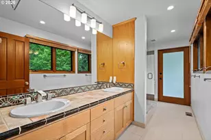 1515 S Radcliffe Ct, Portland, OR 97219 - Photo 21