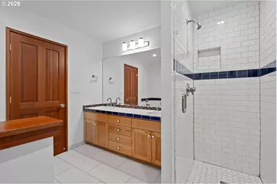 1515 S Radcliffe Ct, Portland, OR 97219 - Photo 25