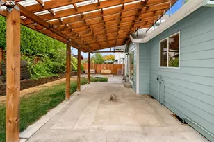 1437 NE Grandhaven St, McMinnville, OR 97128 - Photo 33