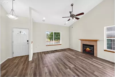 1437 NE Grandhaven St, McMinnville, OR 97128 - Photo 5