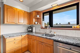 7929 SW 4th Ave, Portland, OR 97219 - Photo 9