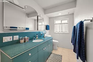 7929 SW 4th Ave, Portland, OR 97219 - Photo 15