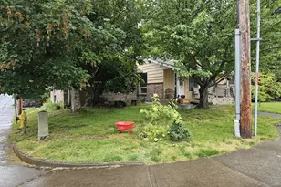 902 N Parkway Ave, Battle Ground, WA 98604 - Photo 3