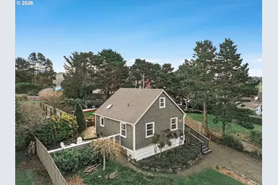 806 NE Mast Ave, Lincoln City, OR 97367 - Photo 25