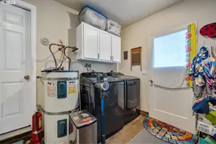 1003 Grove Ave, Tillamook, OR 97141 - Photo 17