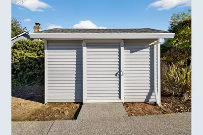 1085 Deer Run Ln, Woodburn, OR 97071 - Photo 33