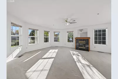 1085 Deer Run Ln, Woodburn, OR 97071 - Photo 5