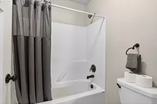 2032 Silverstone Dr, Forest Grove, OR 97116 - Photo 37