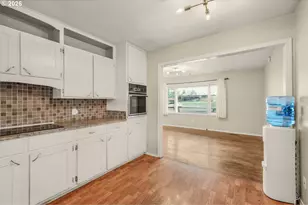 915 E Marquam St, Mount Angel, OR 97362 - Photo 9