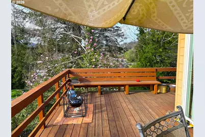 510 E 4th St, Coquille, OR 97423 - Photo 5