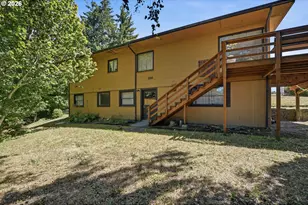 510 E 4th St, Coquille, OR 97423 - Photo 5