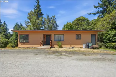510 E 4th St, Coquille, OR 97423 - Photo 9