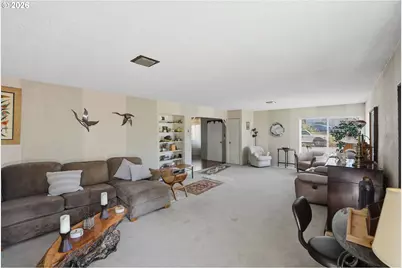 510 E 4th St, Coquille, OR 97423 - Photo 13