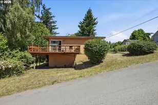510 E 4th St, Coquille, OR 97423 - Photo 11