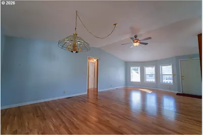 205 Boone Rd, Salem, OR 97306 - Photo 9