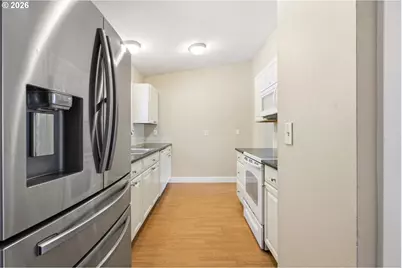 10090 SW Beaverton Hillsdale Hwy #13, Beaverton, OR 97005 - Photo 5