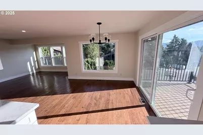 65 SW Pleasant View Ave, Gresham, OR 97030 - Photo 9