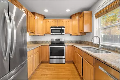 5218 SE Tenino Ct, Portland, OR 97206 - Photo 5