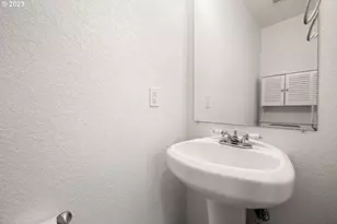 5218 SE Tenino Ct, Portland, OR 97206 - Photo 13