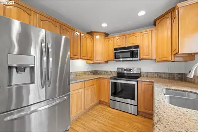 5218 SE Tenino Ct, Portland, OR 97206 - Photo 3