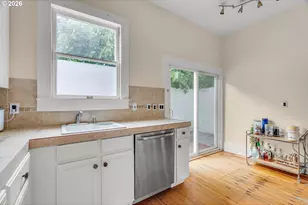 14 SW Whitaker St, Portland, OR 97239 - Photo 15