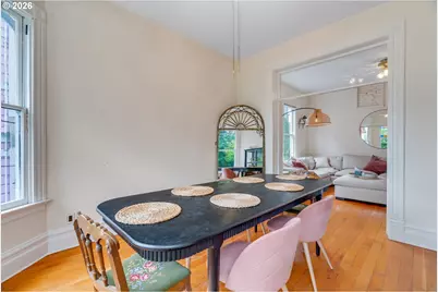 14 SW Whitaker St, Portland, OR 97239 - Photo 9