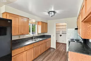 1515 N Elliott St, Coquille, OR 97423 - Photo 11