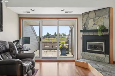 170 N Hayden Bay Dr, Portland, OR 97217 - Photo 9