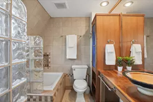 170 N Hayden Bay Dr, Portland, OR 97217 - Photo 21