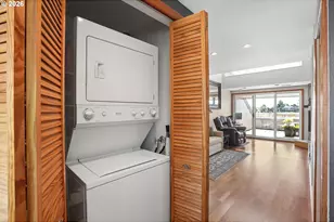 170 N Hayden Bay Dr, Portland, OR 97217 - Photo 19