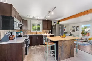 410 E 15th Pl, The Dalles, OR 97058 - Photo 11