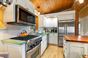 4005 NE Hassalo St, Portland, OR 97232 - Photo 39