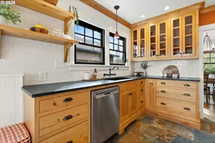 4005 NE Hassalo St, Portland, OR 97232 - Photo 7