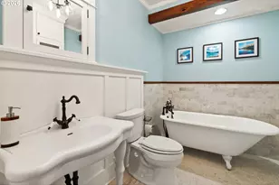 4005 NE Hassalo St, Portland, OR 97232 - Photo 15