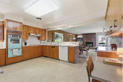 3606 NE Maywood Pl, Maywood Park, OR 97220 - Photo 9