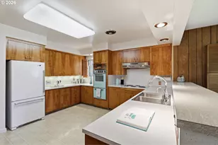 3606 NE Maywood Pl, Maywood Park, OR 97220 - Photo 11