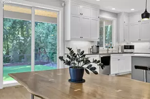 9228 SW 50th Ave, Portland, OR 97219 - Photo 11