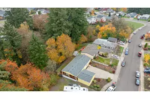 196 W 15th St, Lafayette, OR 97127 - Photo 31