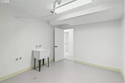 1325 NW 94th Ave, Portland, OR 97229 - Photo 33
