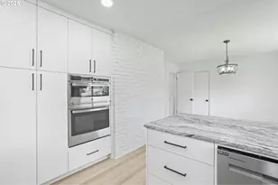 1325 NW 94th Ave, Portland, OR 97229 - Photo 15