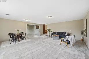 647 Ellsworth St, Eugene, OR 97402 - Photo 15