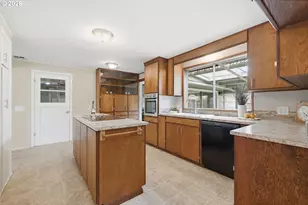 647 Ellsworth St, Eugene, OR 97402 - Photo 9